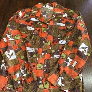 Vintage A Screen printed 100% polyester blouse. Size 34.